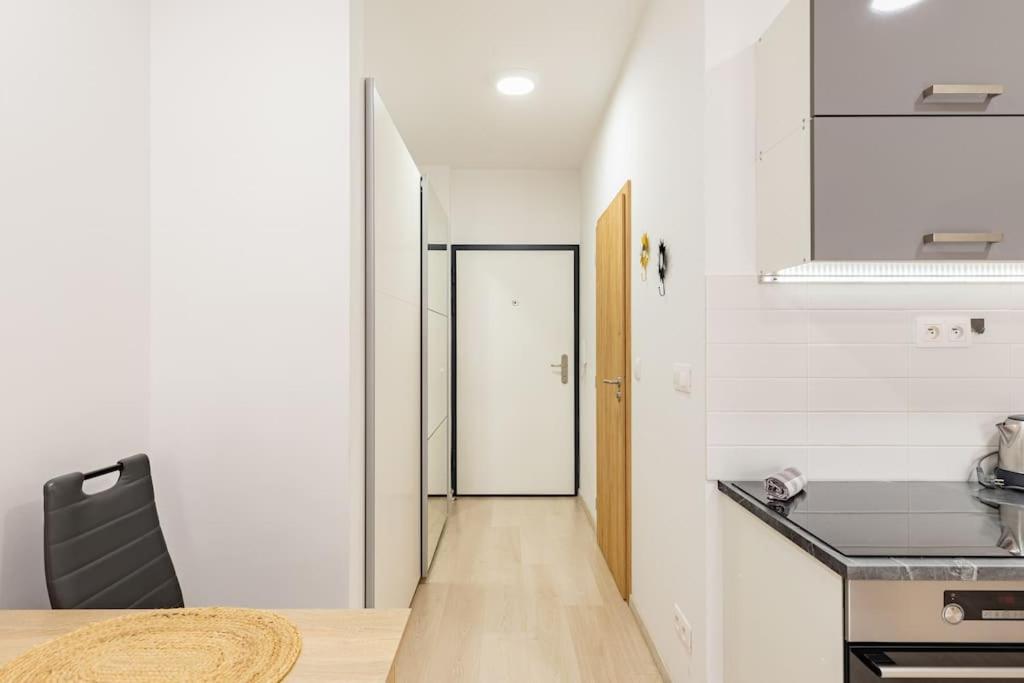 Cityscape Oasis: Active Studio Heaven Bratislava Exterior foto