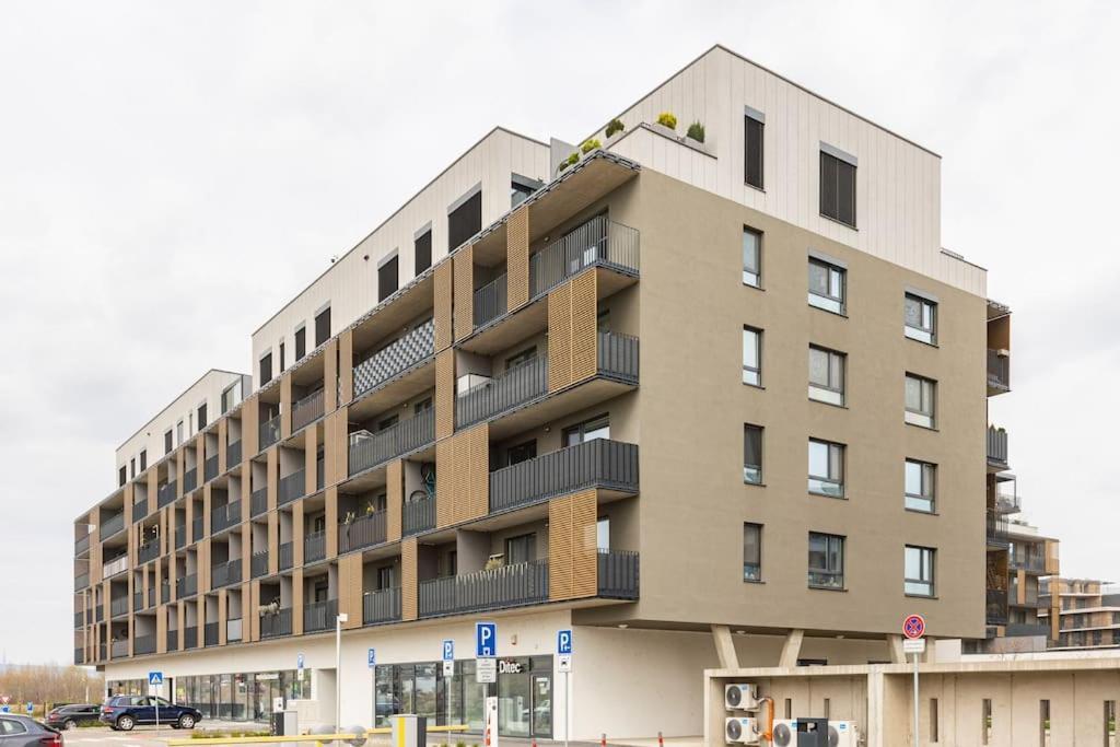 Cityscape Oasis: Active Studio Heaven Bratislava Exterior foto