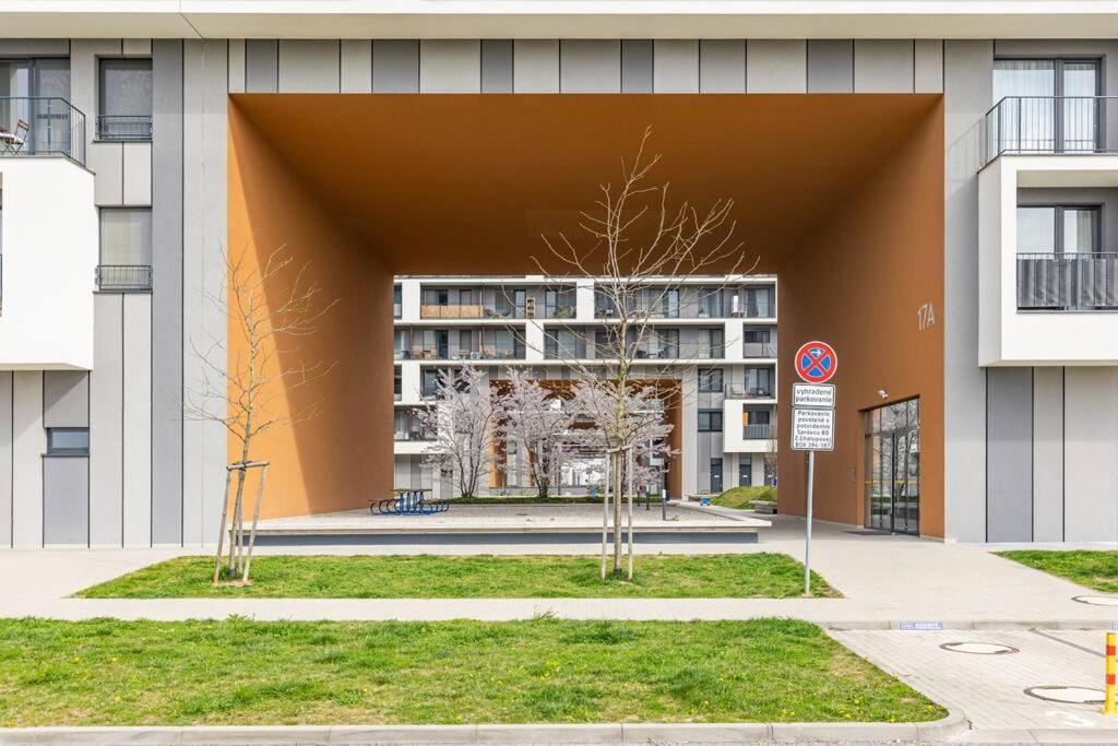 Cityscape Oasis: Active Studio Heaven Bratislava Exterior foto