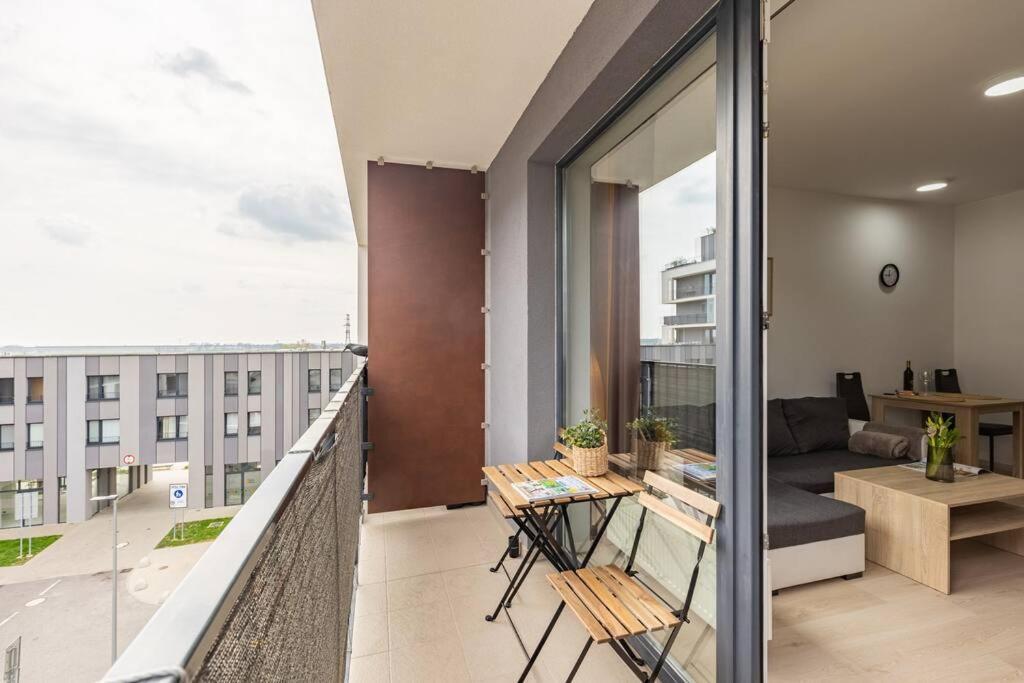 Cityscape Oasis: Active Studio Heaven Bratislava Exterior foto